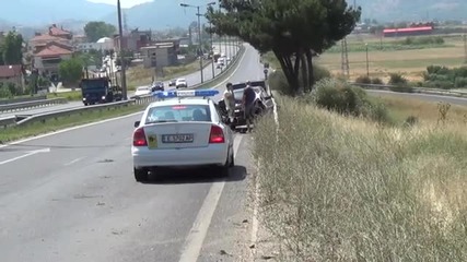 Автомобил се заби в мантинелата на Е-79 край Благоевград