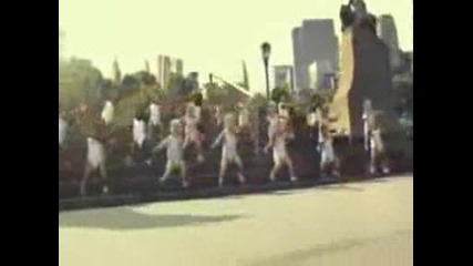Бебета танцуват на Billie Jean - Michael Jackson