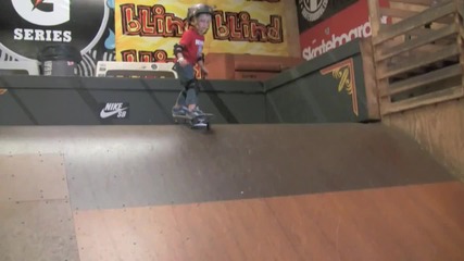 Awesome 4 year old skateboarder