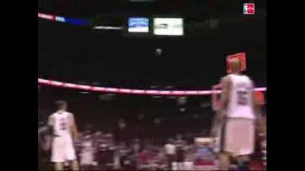 Devin Harris Vkarva Ot Centura