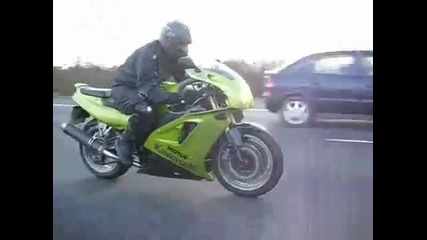 Kawasaki Ninja Zxr 750 Vs Citroen Saxo Vts 