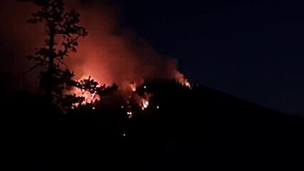 Огнената стихия над Боровец се разраства