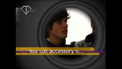 fashiontv Ftv.com - Front Door Man - Vivienne Westwood 2009 