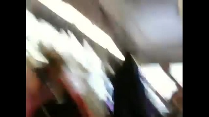 Женски бой в автобус