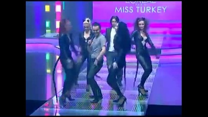 Serdar Ortac-kara Kedi miss turkey yaz