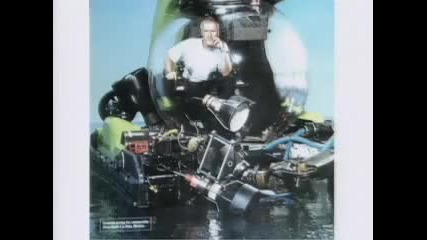 Graham Hawkes Fly the seas on a submarine with wings 