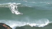 Сърфисти се насладиха на големите вълни по бреговете на Португалия (ВИДЕО)
