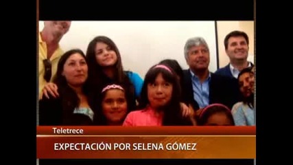 Selena Gomez - Ya Esta En Chile - Hotel - Canal 13 
