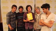 One Direction - Със своя рецепта за книгата на Rays Of Sunshine