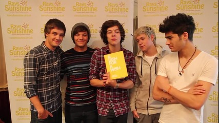 One Direction - Със своя рецепта за книгата на Rays Of Sunshine