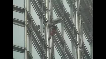 17.02.09 Спайдърмен катери 283 - метрова сграда в Хонг Конг