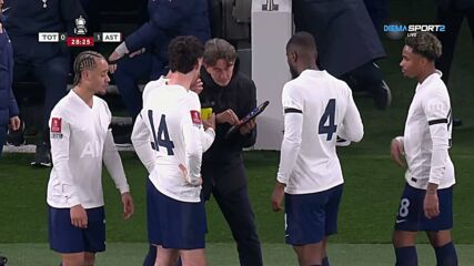 Тотнъм излезе с уникален екип срещу Астън Вила