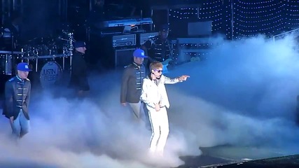 Justin Bieber - Love Me + Start Of The Concert ( Paris Live )
