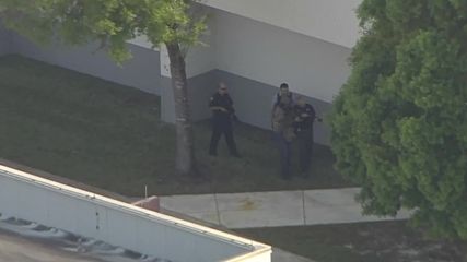 Поне 20 ранени и 1 загинал след стрелба в училище във Флорида