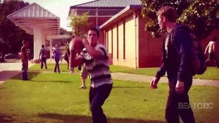 Stefan *and* Elena * H U M O R * Walking on Sunshine