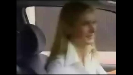 deaf - Светофарът на червено тръгна глухоням... 