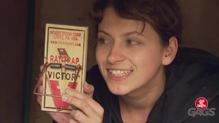Смешна Скрита Камера - Puppy Gets Stuck in Mouse Trap (720p)