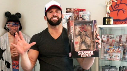 Звезди от WWE показват новите фигурки на Stranger Things