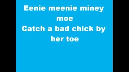 Justin Bieber - Eenie Meenie lyrics on the screen