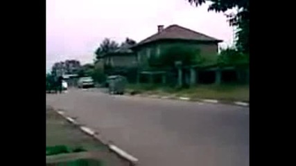 Гонка с каруци и ченгета (смях)