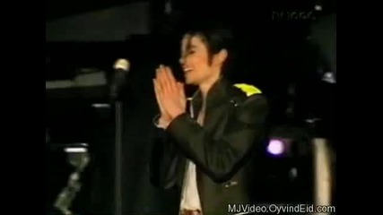 Mj having fun on stage in sweden 