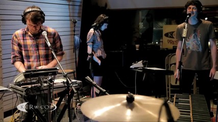 Gotye performing Somebody That I Used To Know on Kcrw