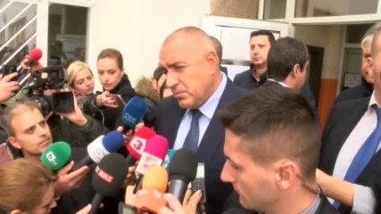 Бойко Борисов гласува на втория тур на президентските избори