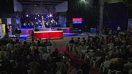 Ferid Avdić - Mili sine moj - Festival Narodne Muzike Bihać 2022.mp4