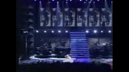 Christina Aguilera Singing (Fan Video)