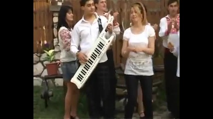 Alex si Laura de la Orastie - Nunta made in Romania