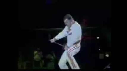 Queen - The Show Must Go On - Music Video (hq).avi