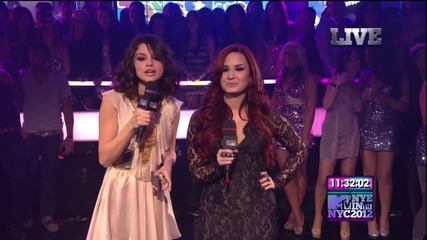 Превод!!!demi Lovato & Selena Gomez @ Mtv's Nye In Nyc '12 [720 Hd]