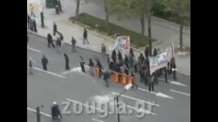 кадри от протеста в Гърция 06.12.2009г 