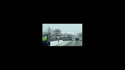 Катастрофа между снегорин и кола на пътя София-Варна