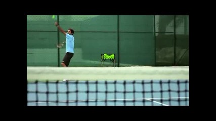 Роджър Федерер във реклама на Мерцедес