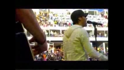 Enrique Iglesias - Dont You Forget About Me Live
