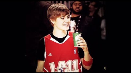 Justin Bieber играе баскетбол (h) 