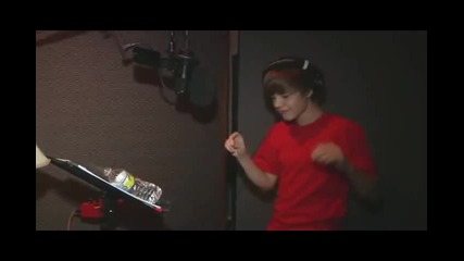 Justin Bieber - Играе кючек