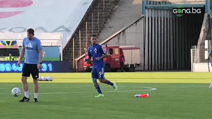 Левски и Апоел Беер Шева вече загряват на "Герена"