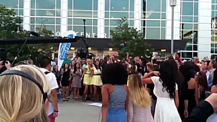 American Idol contestants sing Selena Gomez at auditions in Omaha