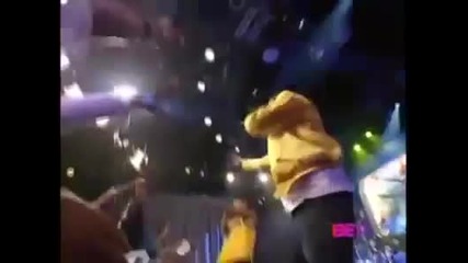 Chris Brown Busta Rhymes - Look At Me Now (live)