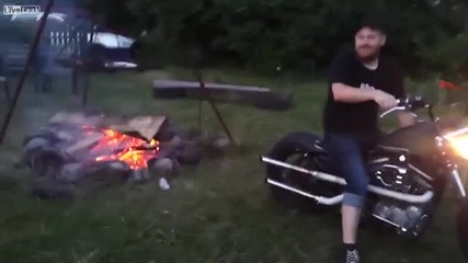 Как да се запали огън с Харли :)