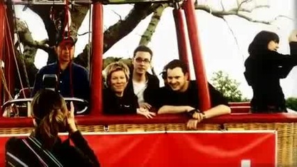 Акустично изпълнение на Above & Beyond в небето