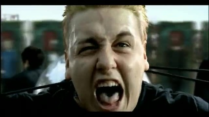 Papa Roach - She Loves Me Not 