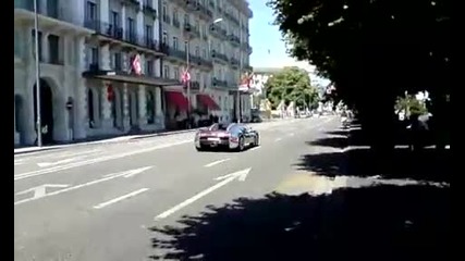 Bugatti Veyron Accelerating 
