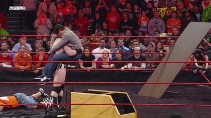 Sheamus puts Mark Cuban through a table: Raw, Dec. 7, 2009