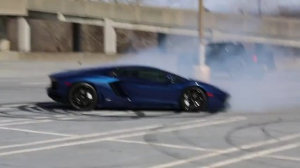 Lamborghini Aventador пили гумите