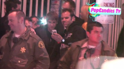 Justin Bieber & Selena Gomez Everlasting Kiss @ Vanity Fair Oscar Party in Weho!