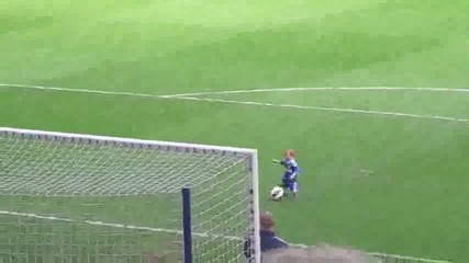 3-годишно дете накара стадион да избухне !!!