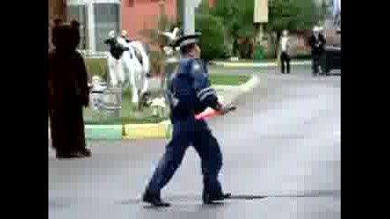 Весел полицай